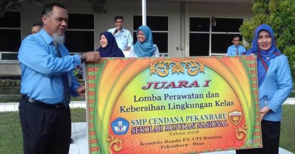 Kemeriahan Upacara Peringatan Hari Guru th. 20181